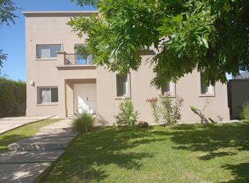 Casa · 200m² · 5 Ambientes · 2 Cocheras · Venta Casa C/renta 5 Amb Barrio San Gabriel Villanueva Tigre