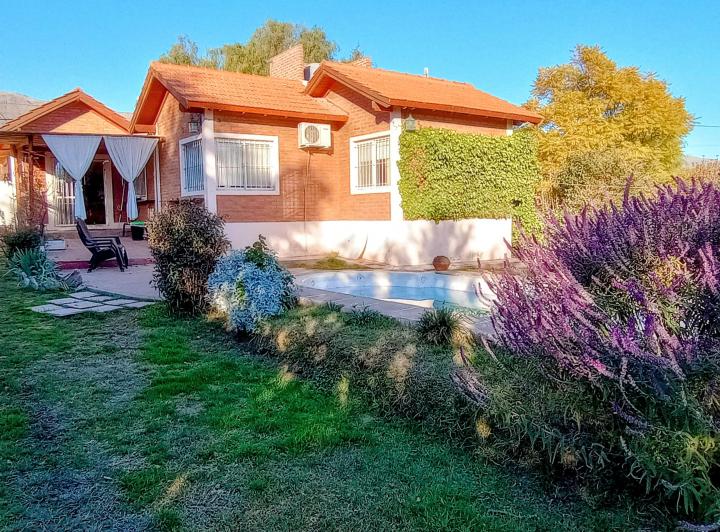 Casa · 140m² · 3 Dormitorios · 2 Cocheras