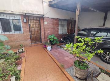 PH · 70m² · 3 Ambientes · 1 Cochera · Venta PH Al Frente con Cochera, Terraza y Quincho V Lopez