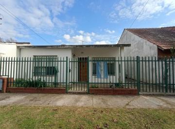 Casa · 80m² · 4 Ambientes · 5 Cocheras · Venta Casa Castelar