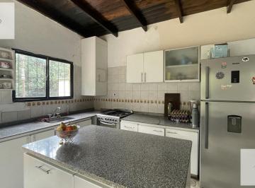 Casa · 105m² · 3 Ambientes · 2 Cocheras · Casa en Venta en Pelegrini II