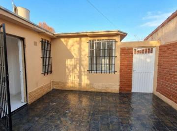 Casa · 120m² · 5 Ambientes · 1 Cochera · Alquiler Casa Godoy Cruz 3 Dorm.