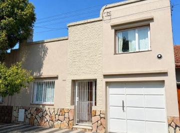 Casa de 3 ambientes, Tandil · Excelente Casa Moderna 2 Dormit Parque Pileta Garage Semicéntrica en Venta