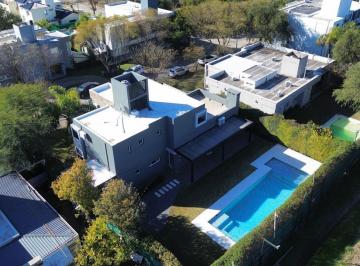 Foto · Excelente Casa 3 Dorm en Valle Escondido Barrio El Balcón con Piscina