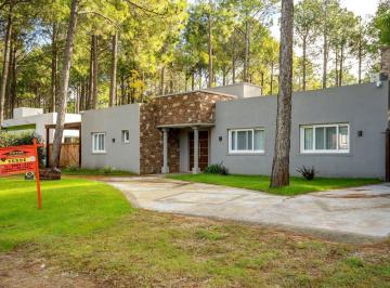 MCN-MCN-24_2 · Venta, Casa de 4 Ambientes - Zona Pinamar Norte