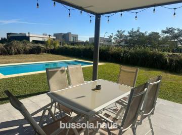 Casa · 183m² · 6 Ambientes · 2 Cocheras · Casa en Alquiler 5 Ambientes con Pileta Barrio Vistas Puertos Escobar