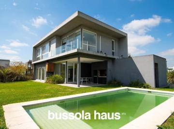 Casa · 183m² · 6 Ambientes · 2 Cocheras · Casa en Alquiler 5 Ambientes con Pileta Barrio Vistas Puertos Escobar