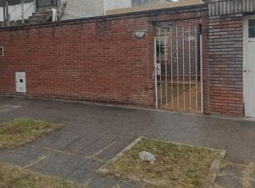 Casa a la venta · Casa en Venta en Isidro Casanova