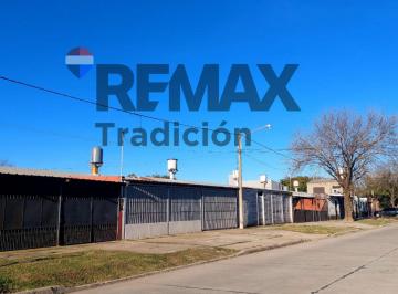 Casa · 95m² · 4 Ambientes · 1 Cochera · Vta Casa C/ Quincho Barrio 400 Viv. Resistencia