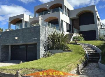 MCN-MCN-92_2 · Venta Casa de 9 Ambientes - Zona Lasalle, Frente Al Mar!