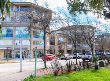 Local comercial · 55m² · Local Comercial Centrico a La Venta con Financiacion - Paseo El Agora - Pinamar