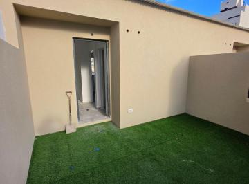 Casa de 4 ambientes, Floresta · Triplex 4 Ambientes a Estrenar Entrega Inmediata!