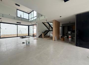 Casa · 450m² · 5 Ambientes · 4 Cocheras · Venta Casa a Estrenar 3 Dorm. Campo Chico Urbanizacion Residencial