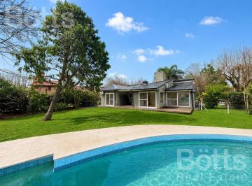 Casa · 140m² · 3 Ambientes · 3 Cocheras · Casa en Venta en Country Banco Provincia