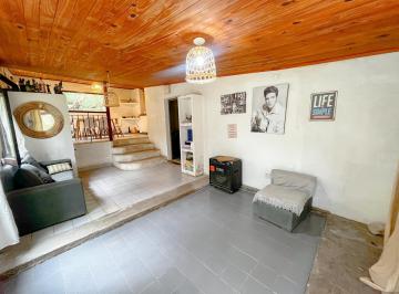 Casa · 2242m² · 4 Ambientes · 1 Cochera · Venta | Casa en Bajo La Viña