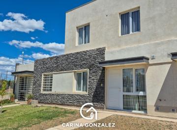 PH · 86m² · 5 Ambientes · 2 Cocheras · PH en Cipolletti