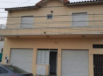 Bodega-Galpón , Morón · Galpon de 250 m² con Oficinas en Alquiler en Moron