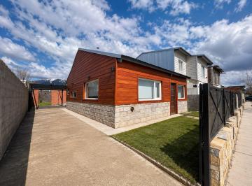 Casa · 300m² · 3 Ambientes · 1 Cochera · Casa 3 Amb + 2da Vivienda