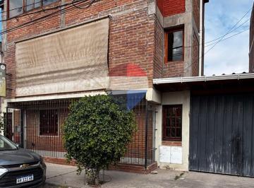 Casa · 100m² · 3 Ambientes · 1 Cochera · Alquiler Casa Pb Santa Rita 2 Dorm. Cochera