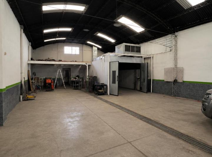 Bodega-Galpón · 428m² · 7 Ambientes