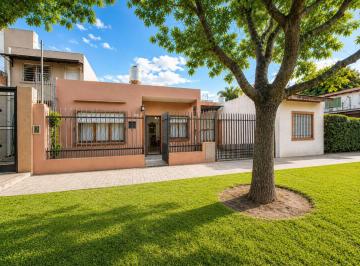 Casa · 92m² · 4 Ambientes · 1 Cochera · Casa Venta 3 Ambientes Ramos Mejía