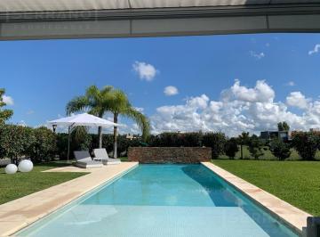 Casa · 250m² · 7 Ambientes · 2 Cocheras · Venta Casa 7 Ambientes Amoblada en Haras Santa María, Área Los Robles. Escobar