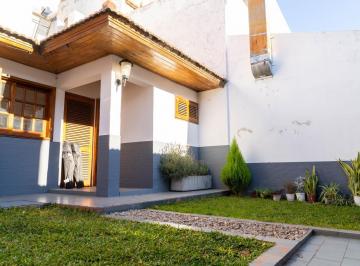 Casa · 110m² · 4 Ambientes · 2 Cocheras · Casa en La Plata
