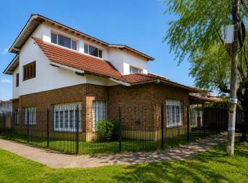 Casa de 10 ambientes, Quilmes · Chalet 3 Plantas en Excelente Estado
