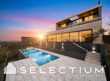 Casa · 696m² · 15 Ambientes · 4 Cocheras · Casa de Diseño a Estrenar en La Pankana | 1100 m² | Piscina y Quincho