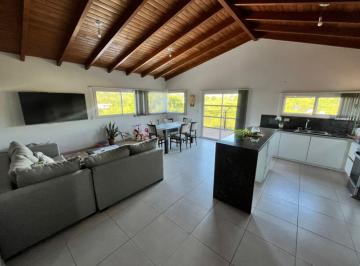 Casa · 237m² · 5 Ambientes · 1 Cochera · Venta Casa 3 Dorm. Villa Parque Siquiman Cba