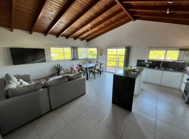 Casa · 237m² · 5 Ambientes · 1 Cochera