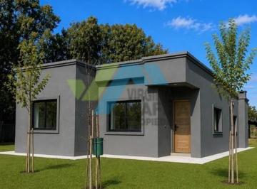 Casa · 127m² · 4 Ambientes · 2 Cocheras · Casa en Venta en Santa Lucia, Pilar del Este, Pilar
