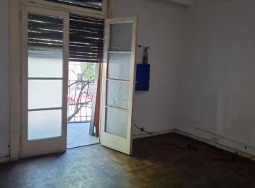 Departamento · 65m² · 4 Ambientes · Departamento en Venta - 3 Dorm. 2 Baños - 73 m - Flores