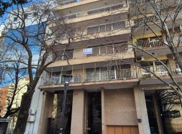 Departamento de 7 ambientes, La Plata · Alquiler! Imponente Piso Frente Al Teatro Argentino, 3 Dormi + Escritorio, con Cochera Cubierta