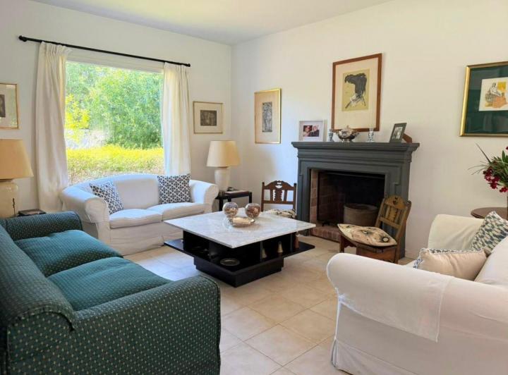 Casa · 180m² · 4 Ambientes · 2 Cocheras