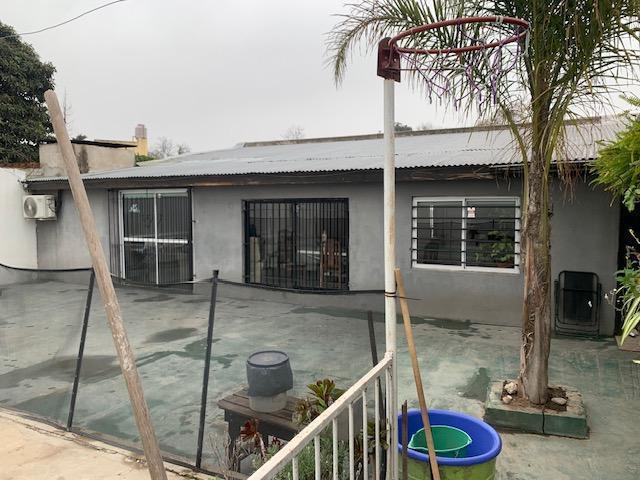 Casa · 570m² · 4 Ambientes · 2 Cocheras