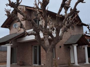 Casa de 4 ambientes, Villa Nueva · Alquiler Casa B° Privado Puerto Bizantino