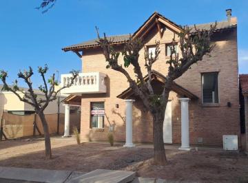 Casa de 4 ambientes, Villa Nueva · Alquiler Casa B° Privado Puerto Bizantino