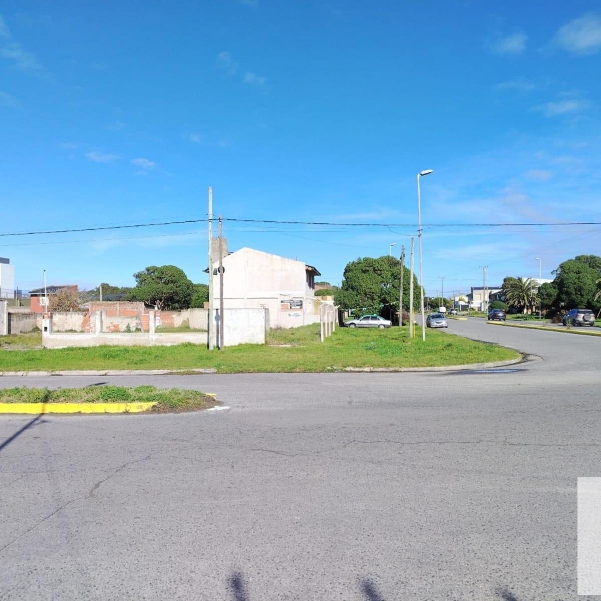 Terreno en venta 583m² sobre Carlos Tejedor y Meyrelles, esquina