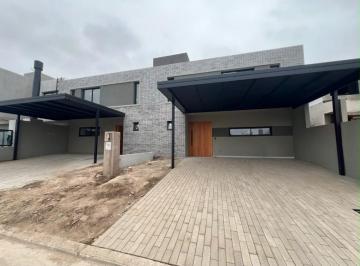 PH · 223m² · 7 Ambientes · 2 Cocheras · Solares de Manantiales Premium 3 Dorm Pileta y Cava