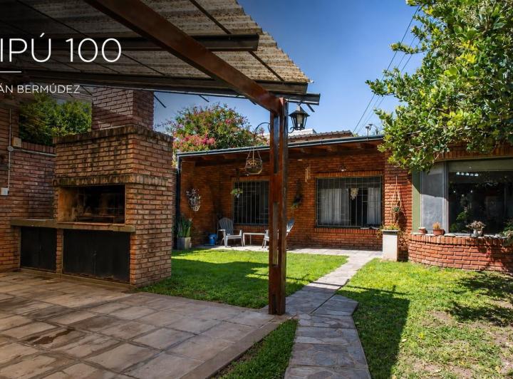 Casa · 97m² · 5 Ambientes · 2 Cocheras