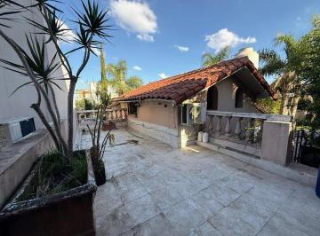 Casa · 154m² · 4 Ambientes · 2 Cocheras · Casa 5 Ambientes Venta Villa Luzuriaga Garage