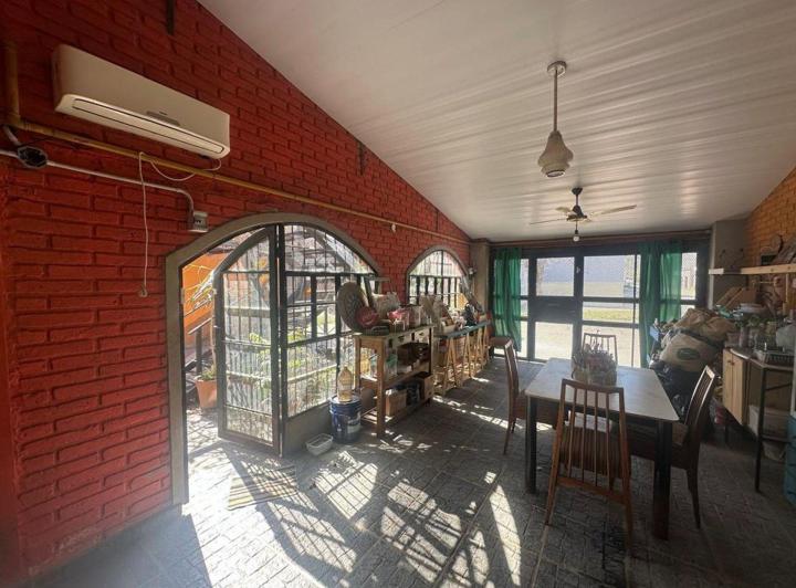 Casa · 197m² · 7 Ambientes · 1 Cochera