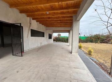 Casa · 90m² · 4 Ambientes · 1 Cochera · Venta Casa a Estrenar Barrio Privado Corralitos