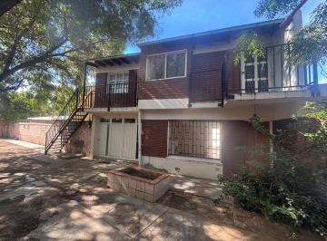 Casa · 154m² · 5 Ambientes · 1 Cochera · Venta Casa + Departamento en Panquehua Las Heras