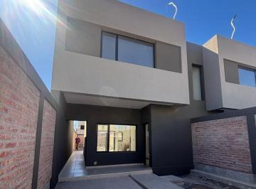 Casa · 126m² · 3 Ambientes · Duplex a Estrenar Dos Dorm.