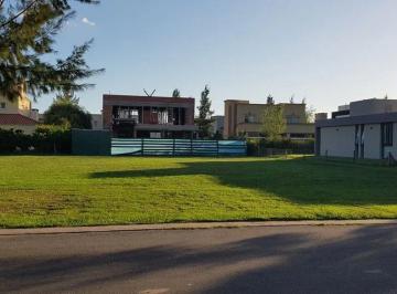 Terreno · 676m² · Venta Lote Country Pricipado C. Nau. Acepta Permuta