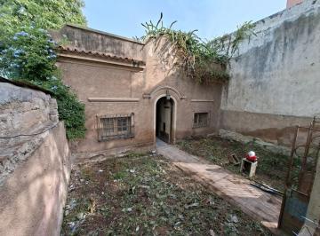 Casa · 131m² · 4 Ambientes · Venta Casa a Demoler/refaccionar Terreno 440 m²
