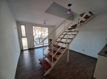 Departamento · 36m² · 5 Ambientes · Excelente y Amplio Departamento Duplex Al Frente con Balcon y Terraza Exclusivos. Inmejorable y Estr