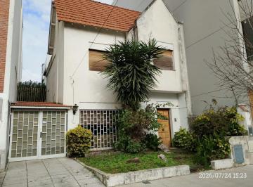 Casa · 260m² · 6 Ambientes · 3 Cocheras · Casa en Devoto Apto Credito
